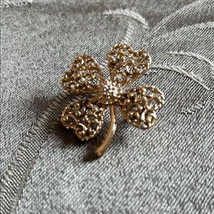 Elegant Gold Clover Brooch